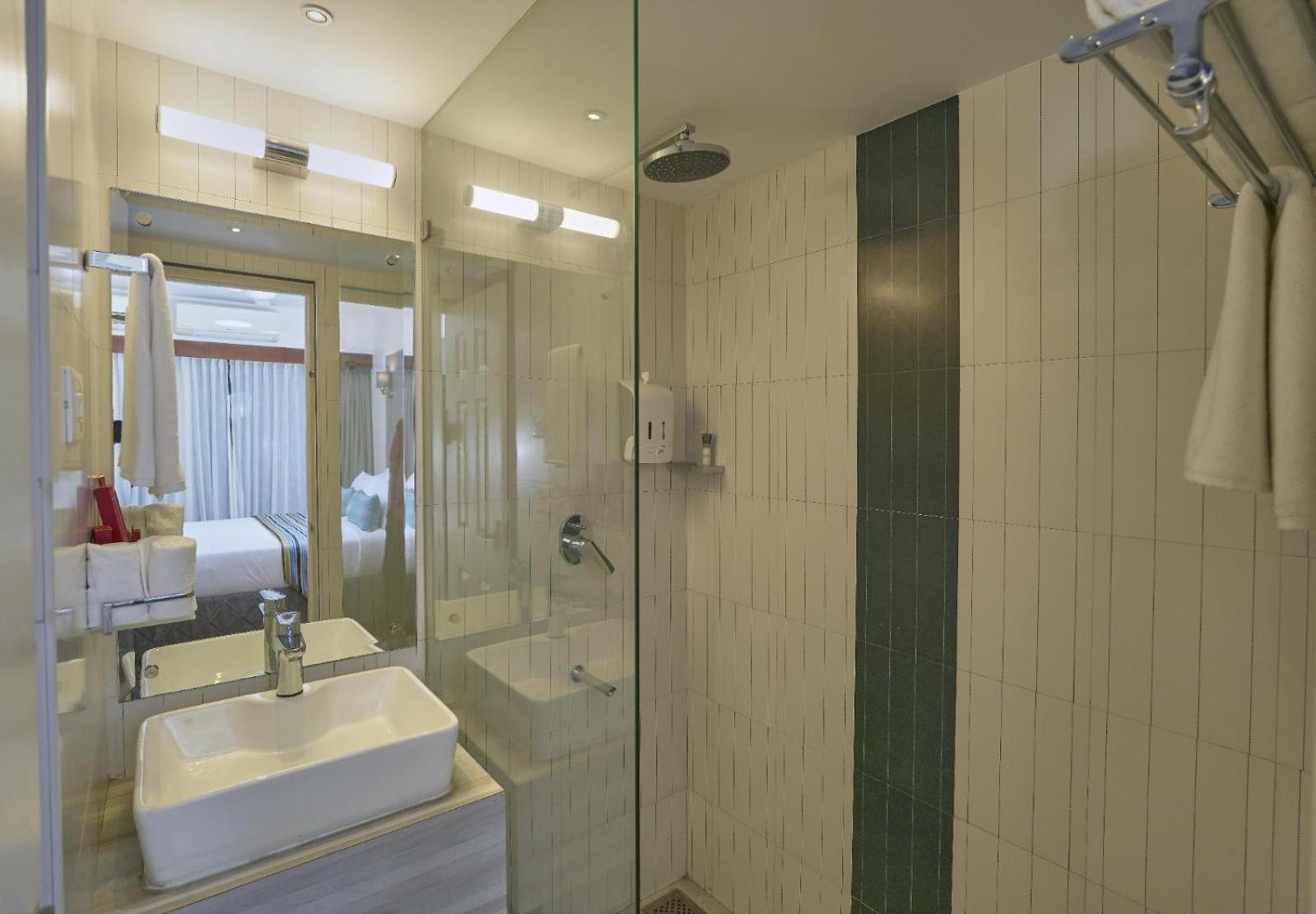 Noah Sky Suites Kochi Exterior photo