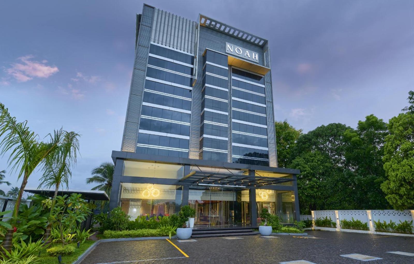 Noah Sky Suites Kochi Exterior photo